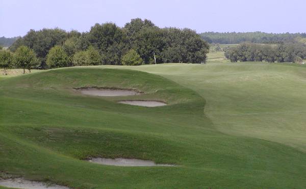 Black Bear Golf Hole 17 front view in the Orlando Golf Area