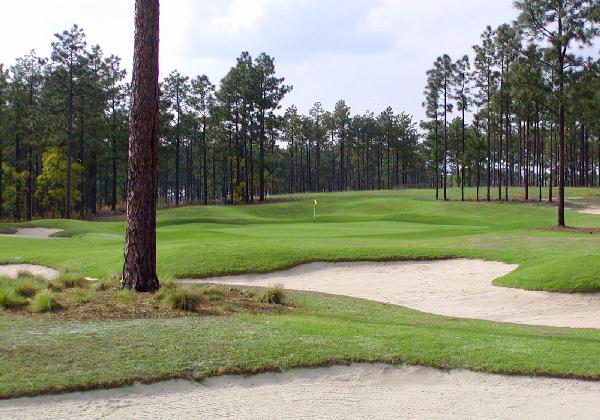 The Carolina Golf Club 18th hole in the Pinehurst Golf area