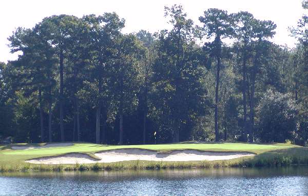 Woodlake - Maples Golf Course Hole 4 - Green View