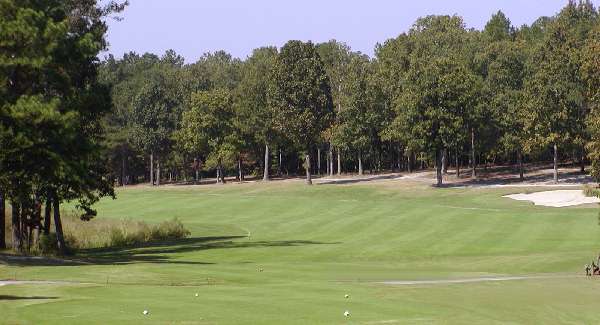 Woodlake - Maples Golf Course Hole 10 - Tee Shot