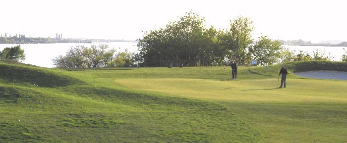 Philadelphia Golf on the Delaware River